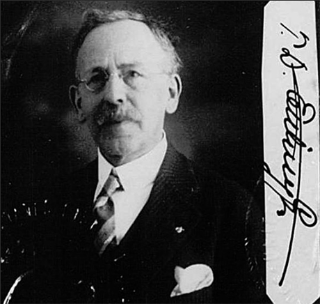Passport photograph of Theodore Ettlinger from 1925.