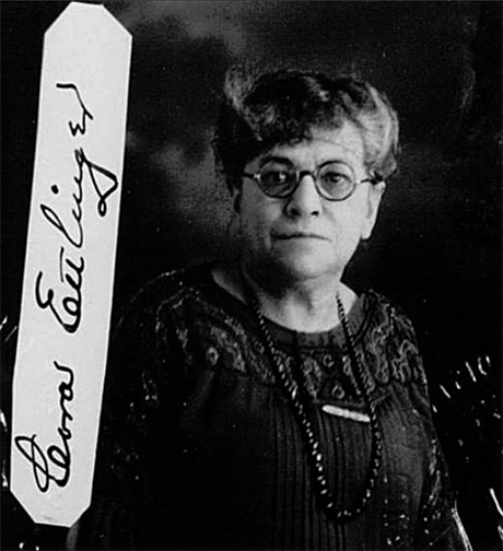 Passport photograph of Cora Ettlinger from 1925.