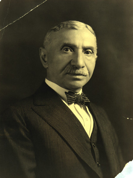 Leopold Henry Guldman around 1915. 