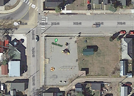 Same intersection of 9th Street and Poplar Avenue as shown with Google Maps satellite view.